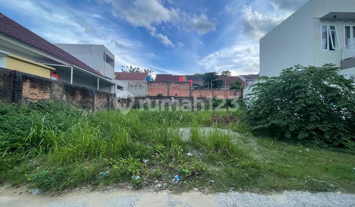 For sale land on Jl. Tengku Bey 2, Gang Satria, Simpang Tiga, Pekanbaru. Strategic location.