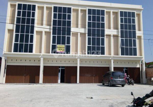disewakan ruko 3 lantai jl. rawamangun pekanbaru sebelah spbu  1