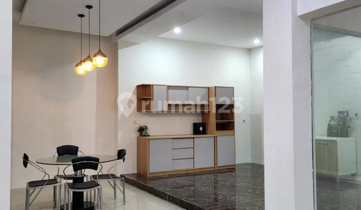 Rumah PIK 1 Rome Uk 10x25 2lt Full Furnish Hdp Utara Hrg 9M