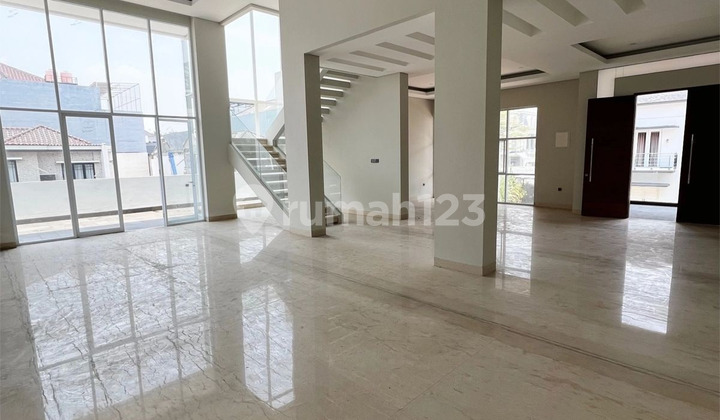 Rumah PIK1 Florence uk 13x20 3lt Hdp Utara Barat hrg 13,5M nego