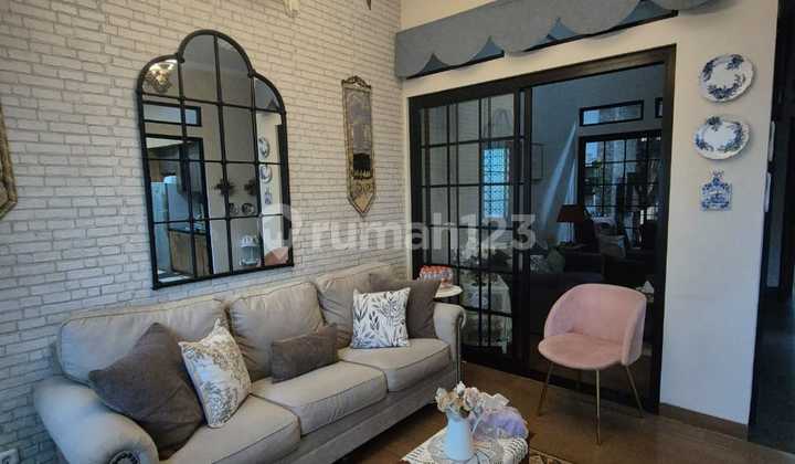 Rumah Cantik di Griya Loka Bsd Dekat Sekolah, Pasar Modern & Tol 2