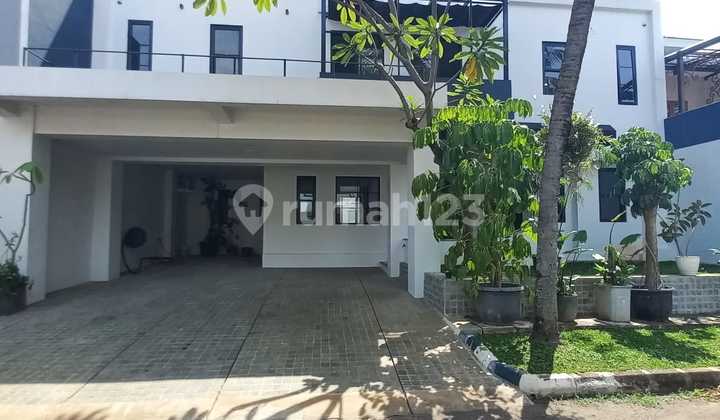 Ready-to-live-in house featuring rooftop & swimming pool at Bintaro River Park