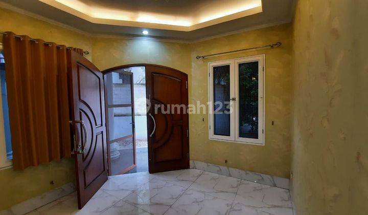 Rumah dijual @Alam Sutera hadap timur dekat Binus & St.Laurencia 2