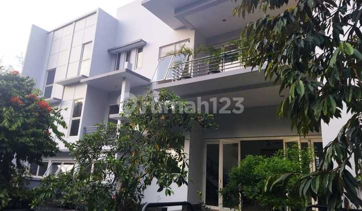 Jual Rumah Mewah Siap Huni Taman Telaga Golf Bsd Nyaman Strategis 2