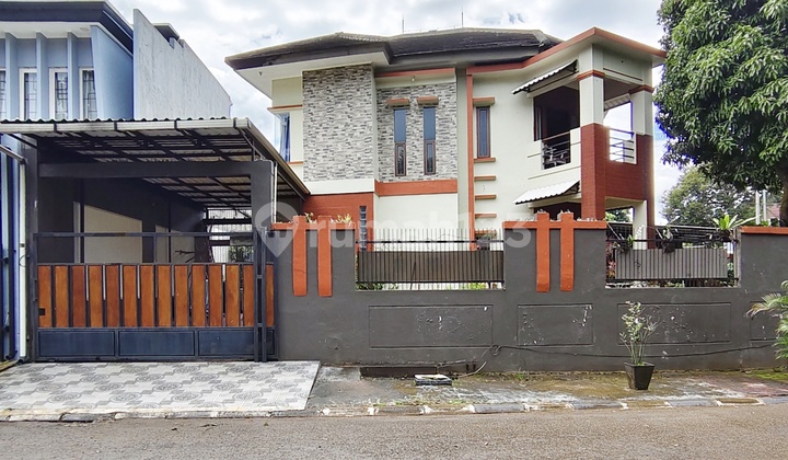 Comfortable Huk House in Kencanaloka Near School, Near Toll Station