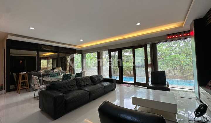 Dijual Rumah Mewah Plus Kolam Renang, Nyaman The Green Bsd 2