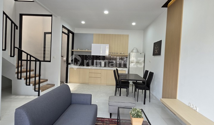 Rumah Di Pusat Kota & Lingkungan Tenang & Asri