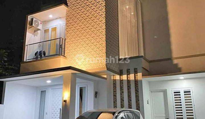 Rumah mewah dengan kolam renang di condet, jakarta timur 1