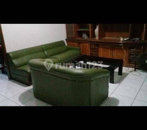 Turun harga Rumah klasik 2 lantai di kayu putih utara  1