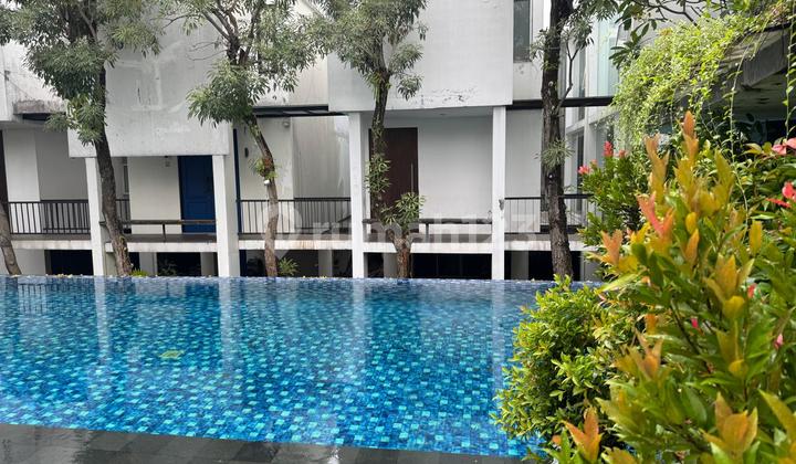 Rumah Kemang Disewakan, 3 Kamar Tidur, Kolam Renang