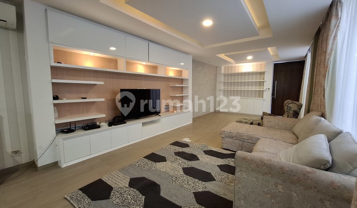 Dijual Rumah 3 Lantai di Kemang Koloni, Ada Kolam Renang 2