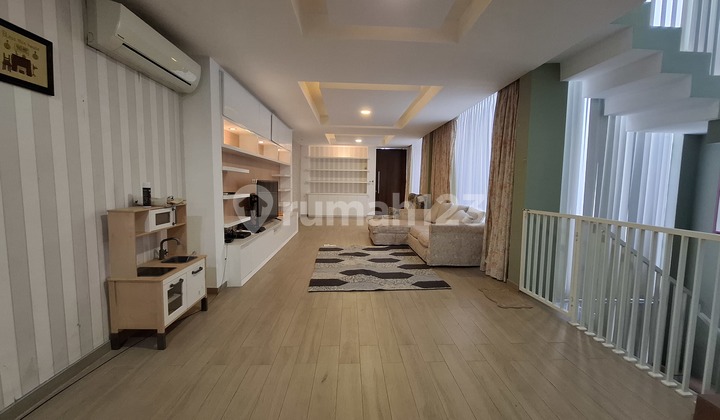 Dijual Rumah 3 Lantai di Kemang Koloni, Ada Kolam Renang