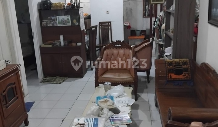 FOR SALE: A SMALL HOUSE in DEPOK FOR SALE: A SMALL HOUSE in DEPOK