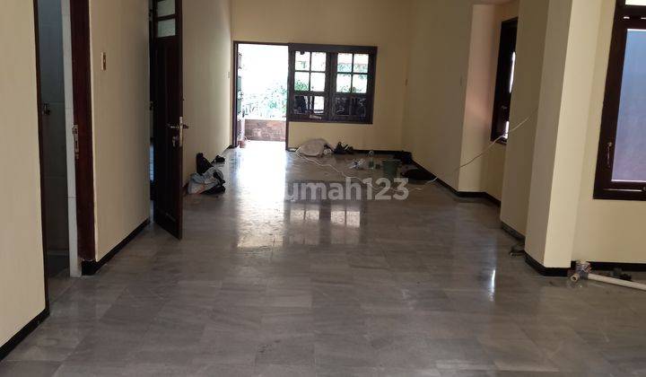 DIJUAL RUMAH TENANG di MENTENG 2