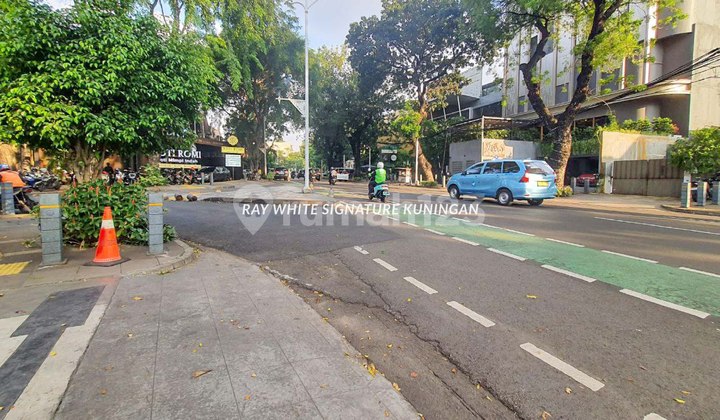 Commercial Space for Rent on Jl Suryo Senopati, Suitable for Office Use Commercial Space for Rent on Jl Suryo Senopati, Suitable for Office Use