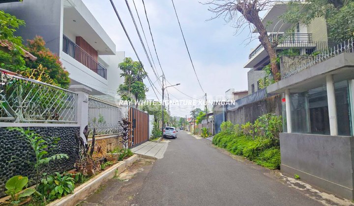 Rumah Lama Cocok Untuk Kost di Jl Lawu Guntur Sentiabudi 2