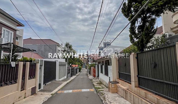 Dijual Rumah di Kebayoran Baru, Jl. Benda II 2