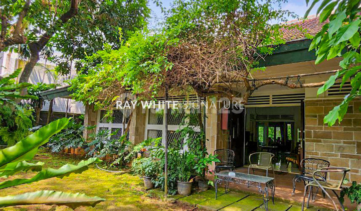 Dijual Rumah Strategis Kebayoran Baru, Jl. Dharmawangsa II