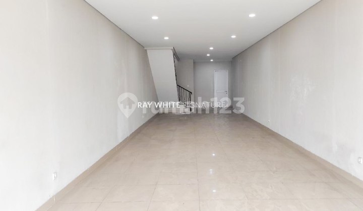 3-Story Shop House on Jl Ciledug Raya, Ideal for Business