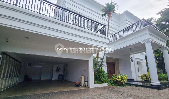Rumah Mewah 2 Lantai Lokasi Prime di Jl Patra Kuningan Raya
