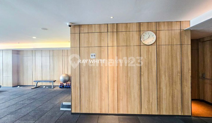 Oakwood Premier Apartemens  High Floor at Mega Kuningan 2