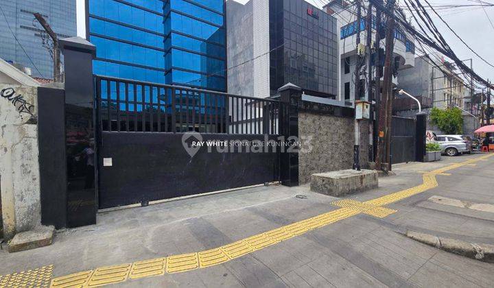 Gedung Perkantoran 5 Lantai di Jl Johar Menteng 1