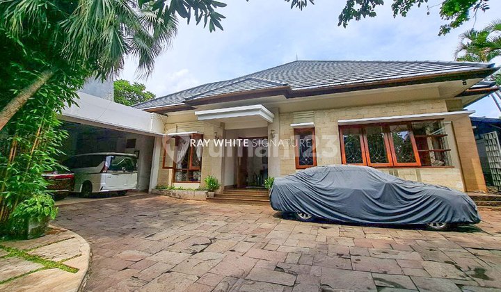 Rumah Mewah di Jl Kemang Timur Dengan Luas 1006 meter 2
