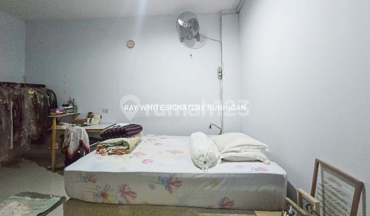 Rumah 2,5 Lantai Cocok Untuk Dibangun Kost di Jl Danau Sindereng 2