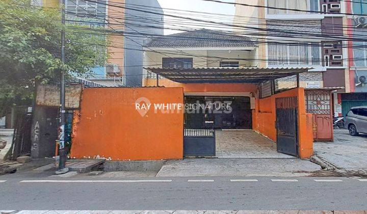  Rumah Hitung Tanah  strategis Cocok Untuk Perkantoran dan Kos di Tanah Abang Jakarta Pusat 1