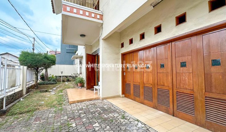 Ready-to-Occupy House in a Quiet Location at Permata Hijau 2 Complex Ready-to-Occupy House in a Quiet Location at Permata Hijau 2 Complex