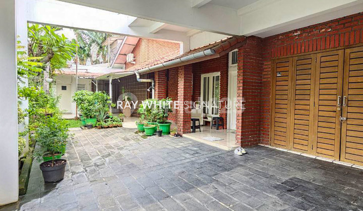 For Sale: Livable and Peaceful House in SCBD, Jl. Tulodong Bawah IV