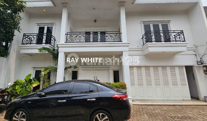 Dijual Rumah Mewah di Jl. Lebak Bulus IV