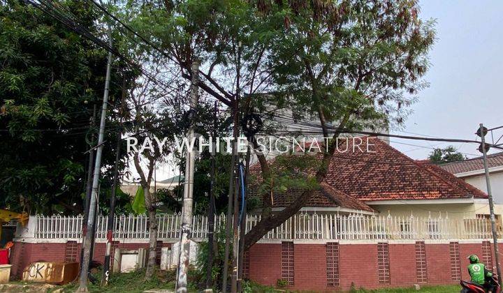 Rumah Komersil Pinggir Jalan Daerah Menteng, Jl. Proklamasi 1