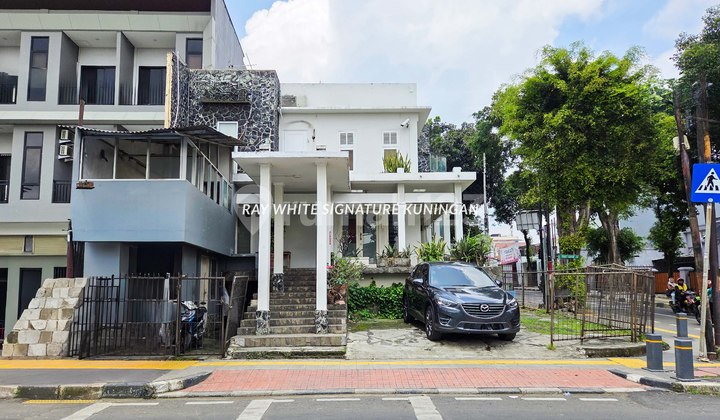House Position Hook in West Tebet Raya Suitable for Business
