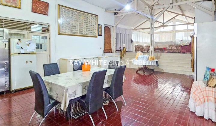 Dijual Rumah Lama Area Komersil di Jl Wijaya 1 Kebayoran Baru 2