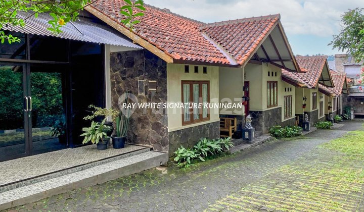 Dijual Hotel Aktif Lokasi Bagus di Depan Floating Market Lembang