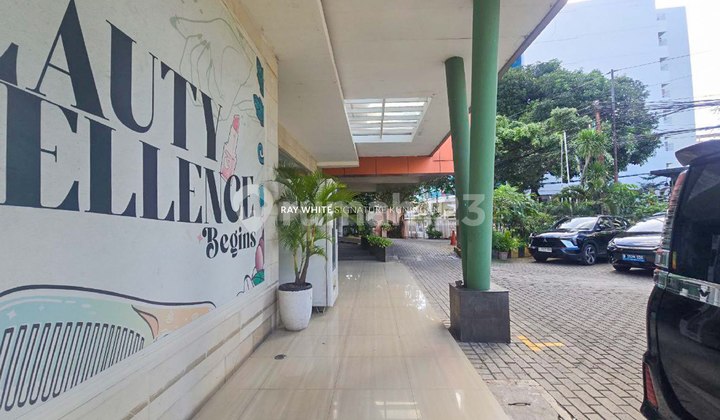 Gedung Komersial 4,5 Lantai Lokasi di Jl. K.h. Wahid Hasyim Menteng