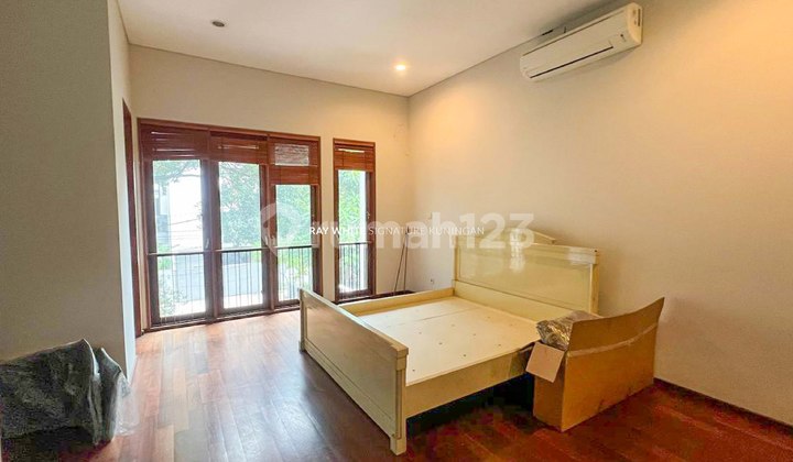 Rumah Bagus di Jl Kerinci VIII Cocok Untuk Hunian 2