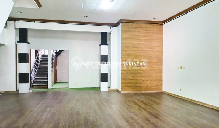 House with Hook Position on Jl. Panglima Polim, Suitable for Business House with Hook Position on Jl. Panglima Polim, Suitable for Business