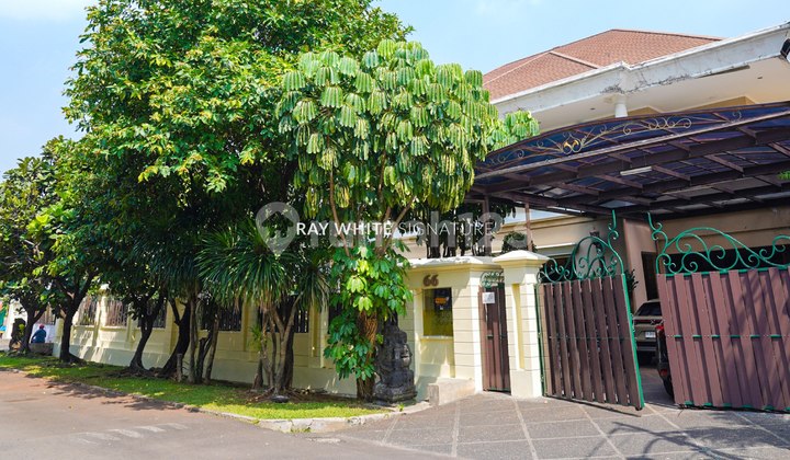 Dijual Rumah Strategis Senayan, Kebayoran Baru -  Jl. Simprug Golf III