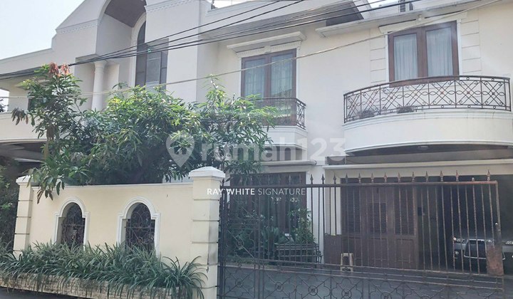 Well-Maintained Old House Ready to Move In on Jl Cipete V