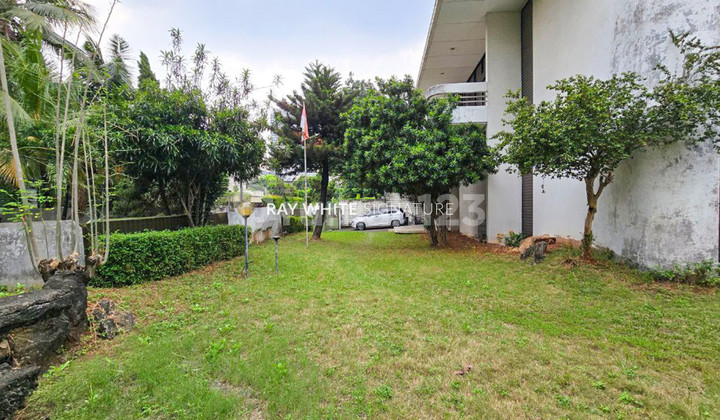 Sewa Rumah Lama 2 Lantai di Jl Ametis Kebayoran Lama 2