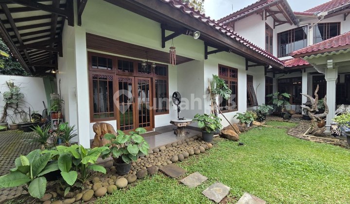 Luxury House Hook Position at Jl Sekolah Duta Pondok Indah