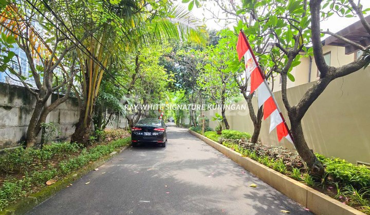 Luxury House Hook Position Jl Denpasar II Prime Location 2