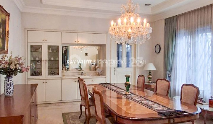 Rumah Mewah di Kawasan Elite Jl Patiunus Kebayoran Baru