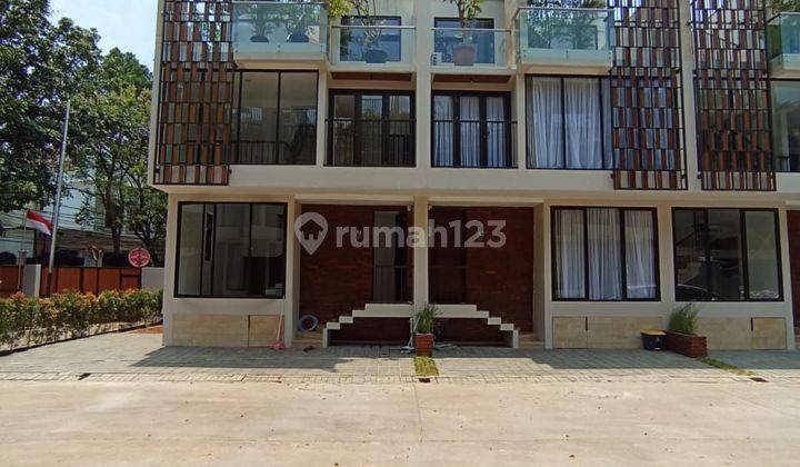 Rumah di Jl.Minyak Raya Duren Tiga 3 Lantai SHM Baru 2