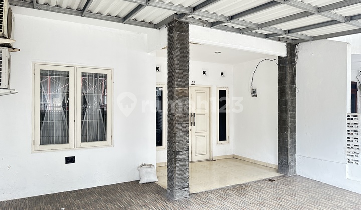 Pondok Indah Nice House Ready to Live In Well-Maintained 2