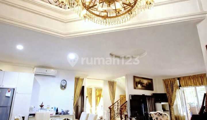 Rumah Cantik di Jalan Veteran Jakarta Selatan