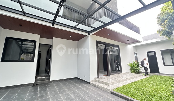 Di Vila Delima 3 Lantai Rumah Baru Modern Ada Kolam Renang 2