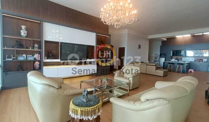 Rumah Mewah di Bukit Sari 1